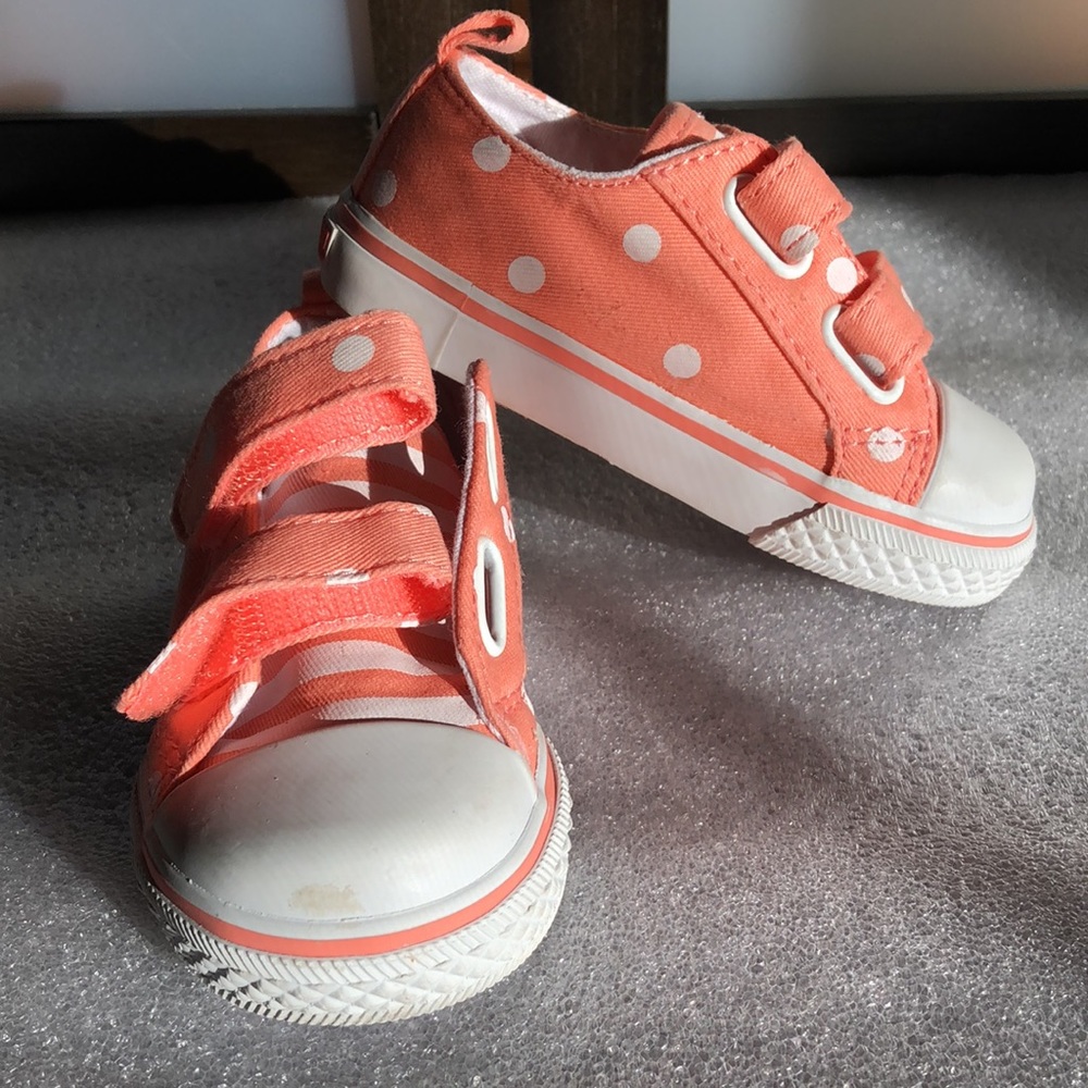 Gymboree baby sneakers sz 6 mo, orange sherbet w/ white polkadots, Velcro close - Picture 2 of 10